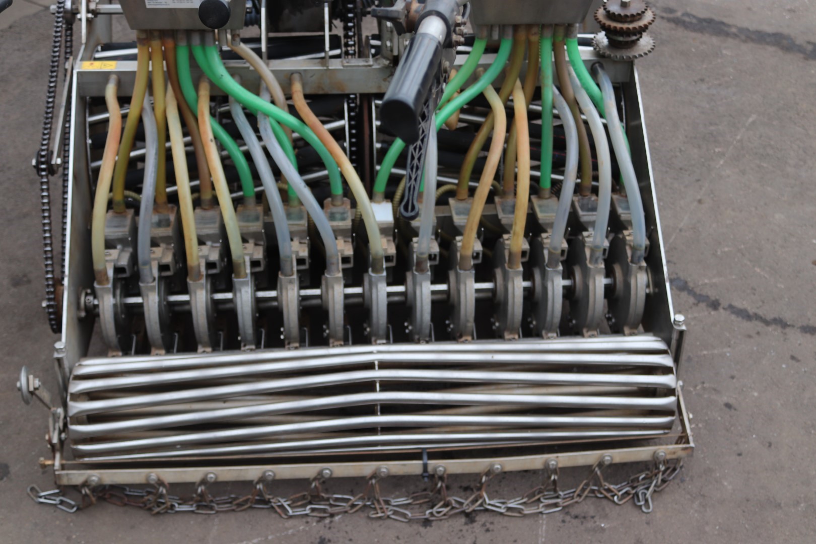 Koppert selfdriven pneumatic precision seeding drill 13 rows