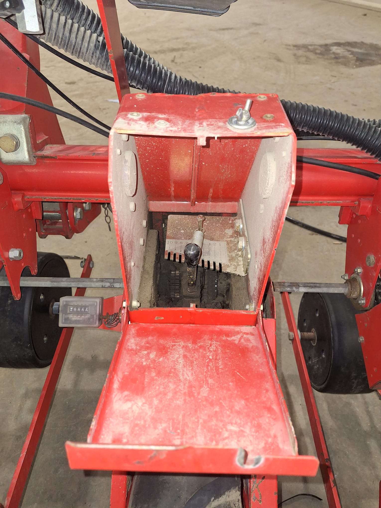 Agricola SN2 290 Пневматическая сеялка 4 ряда двойные