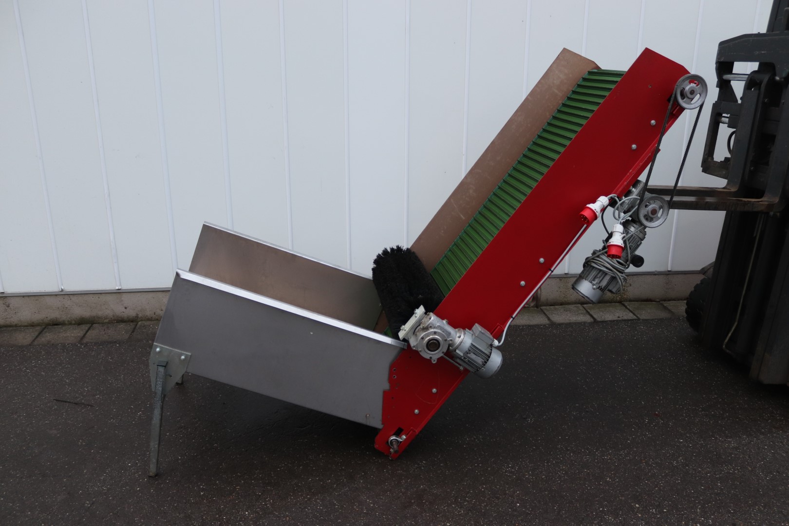 Aweta elevator for cherry tomatoes