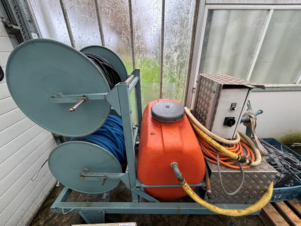 Besseling Roofmaster 400 Машинa для мойки крыш теплиц