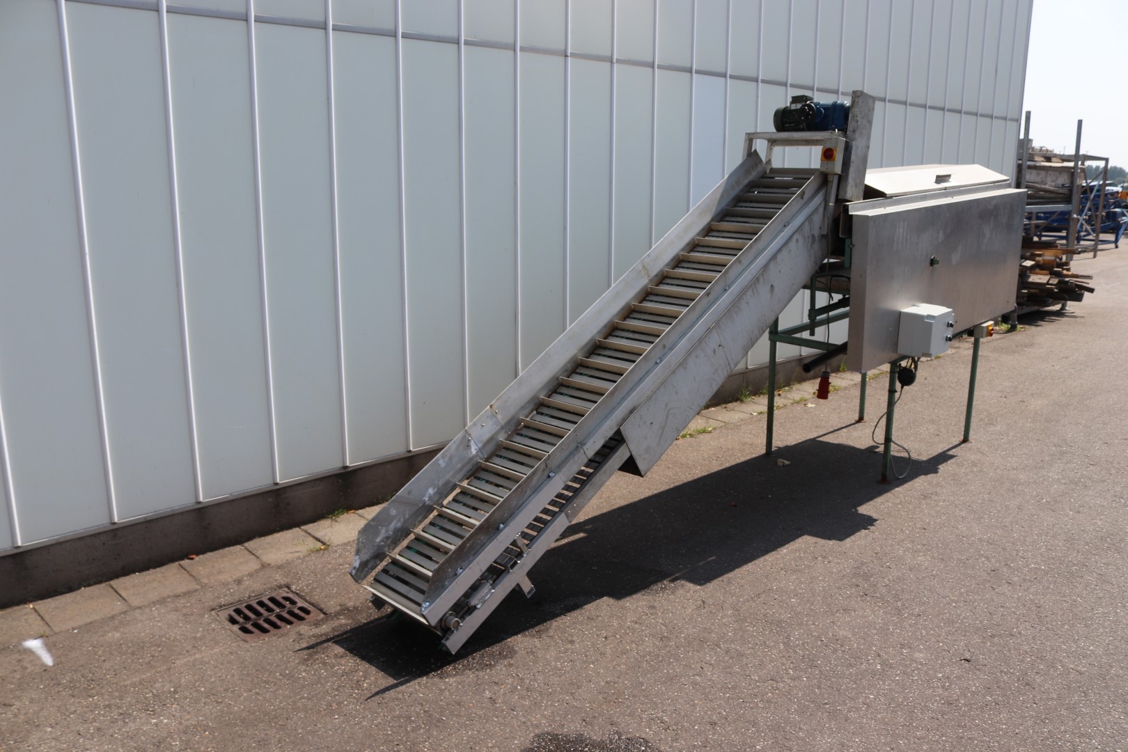 Buitendijk & Slaman (B&S) dryer for tomatoes with aluminium elevator