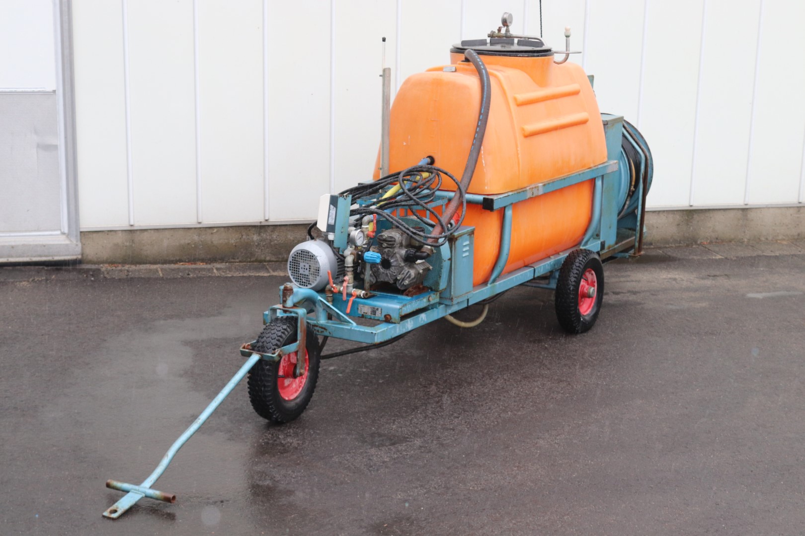 Empas spraying wagon 600 liter with electric hose reel 24 Volt