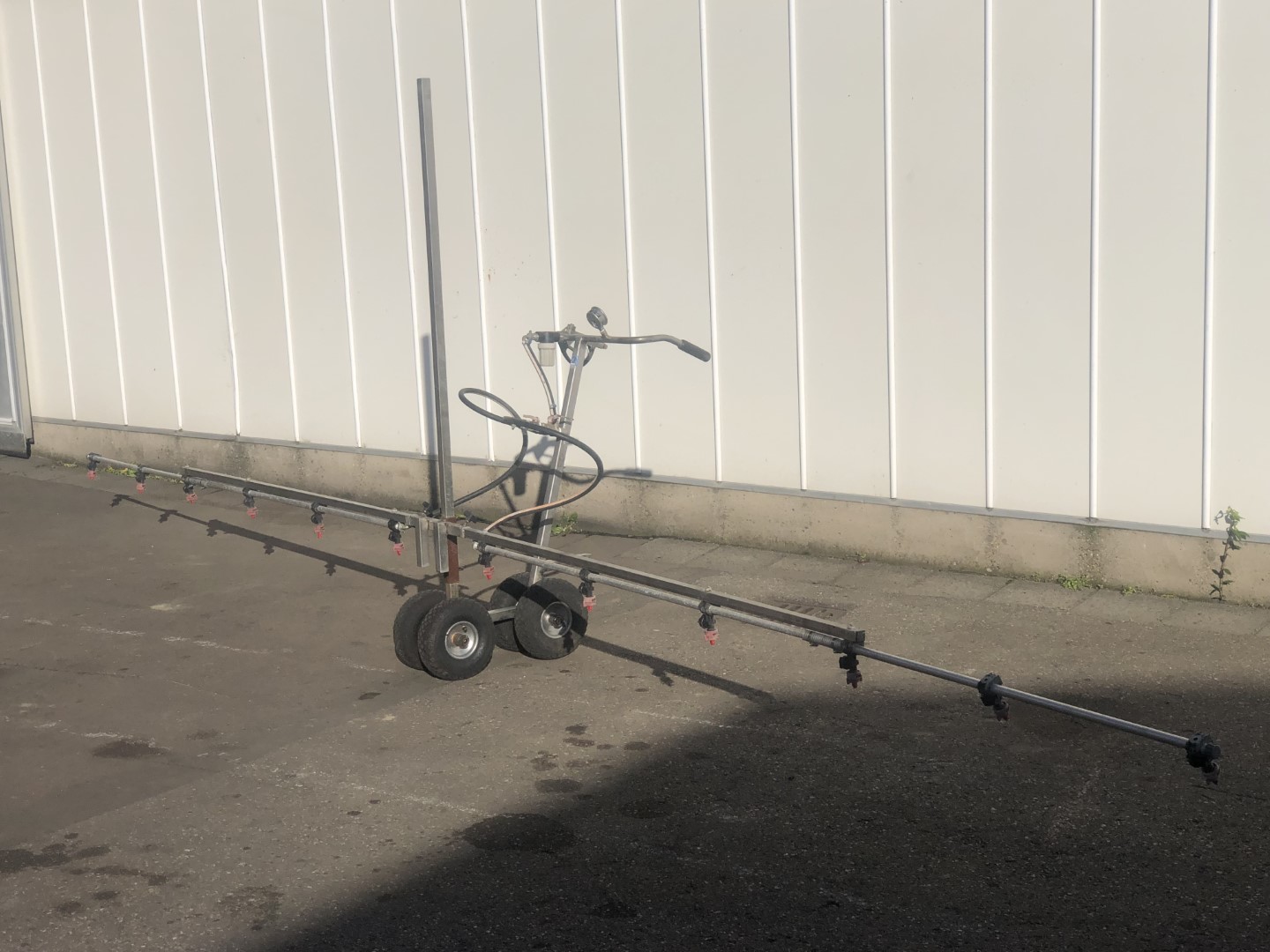 Brinkman spraying boom