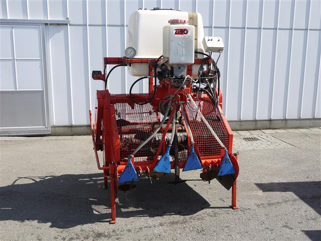 Землеройная машина Farmax SRP125LHD с набором для фумигации