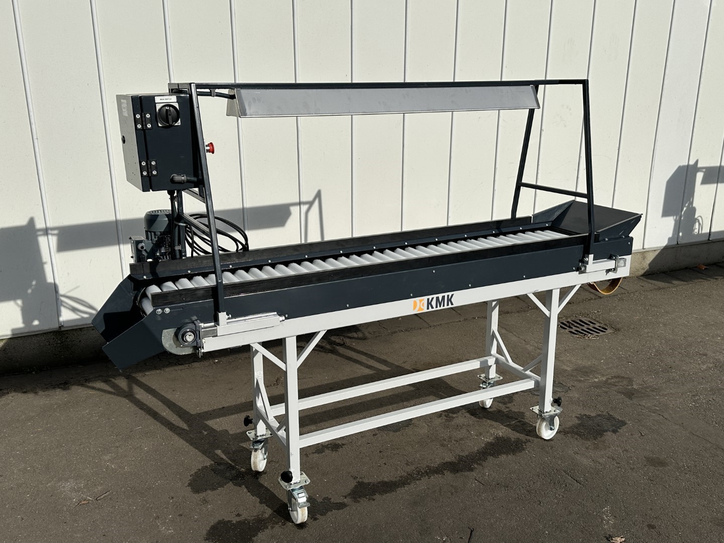 KMK T2004 Валковый инспекционный конвейер 200 х 40 см