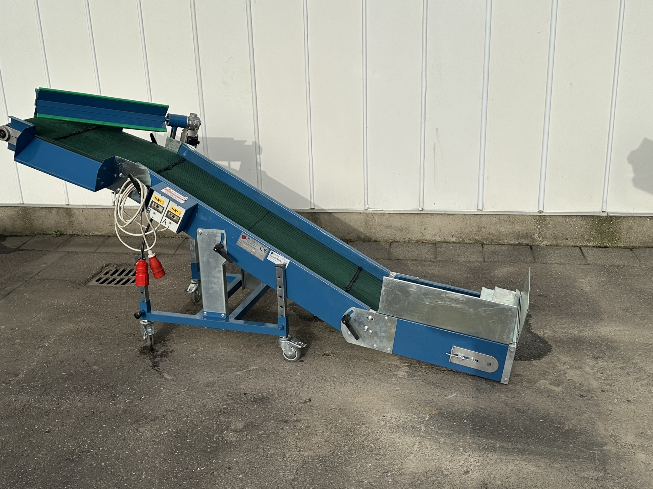 MASS NDS3 Элеваторный конвейер 265 x 45 см с ремнем для переноски.