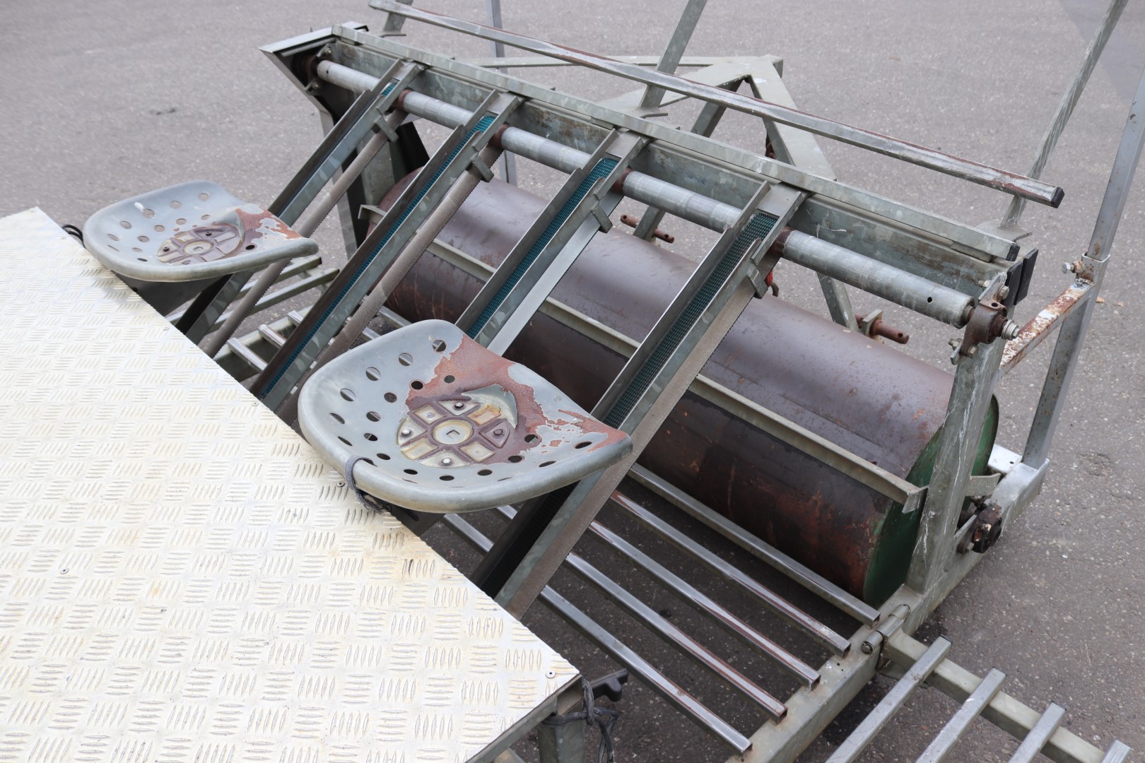 Van den Beucken planting machine transplanter for soilblocks 4 rows