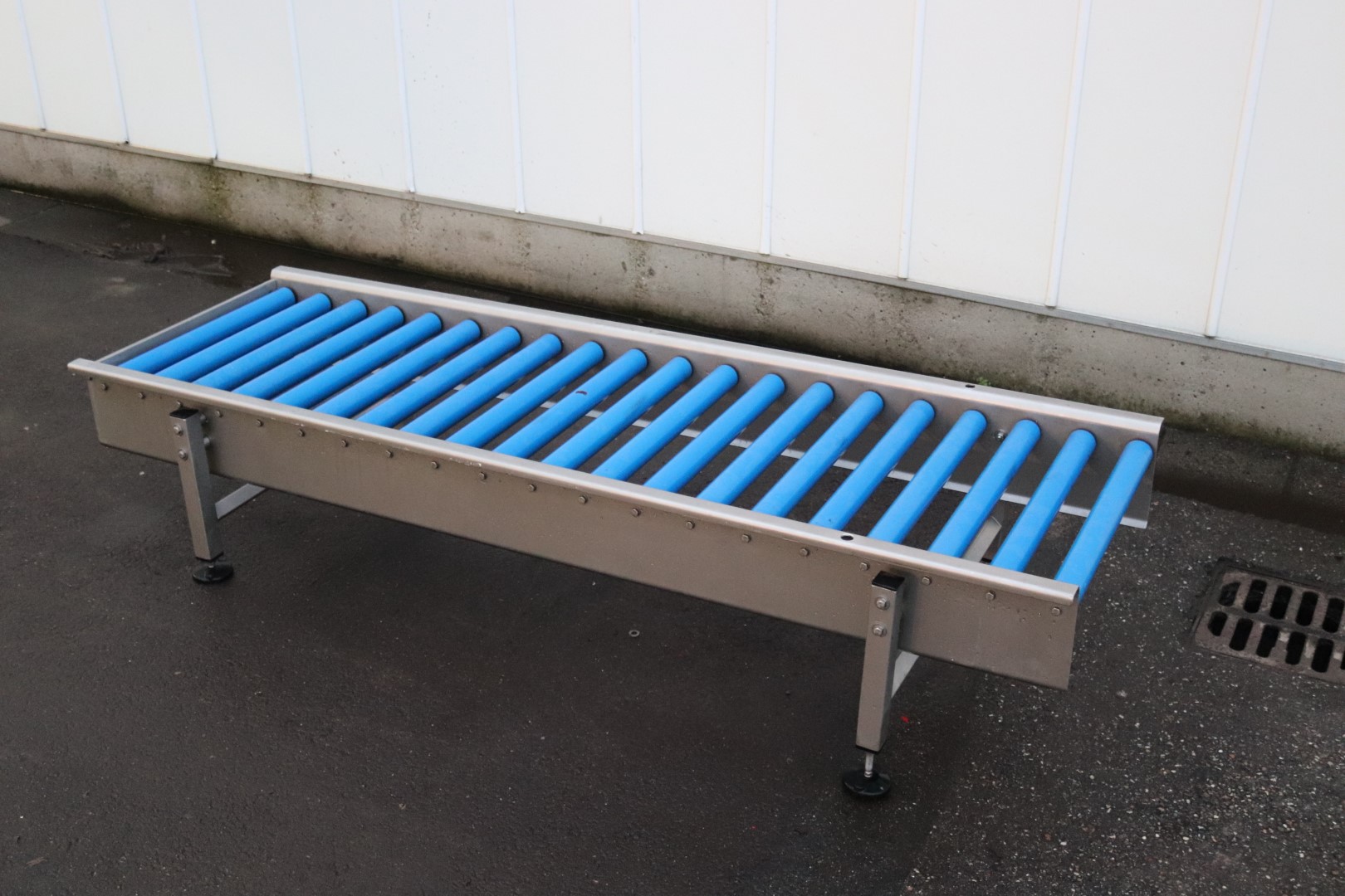 Bouwpaco stainless steel roller conveyor 200 x 55 cm