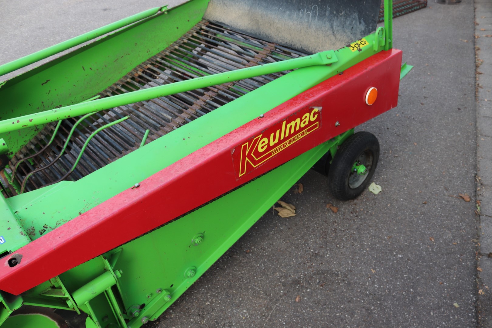 Keulmac 2 row windrower for potatoes
