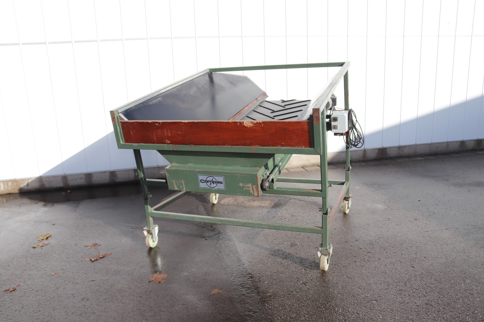 Compas dosing hopper 250 x 80 cm