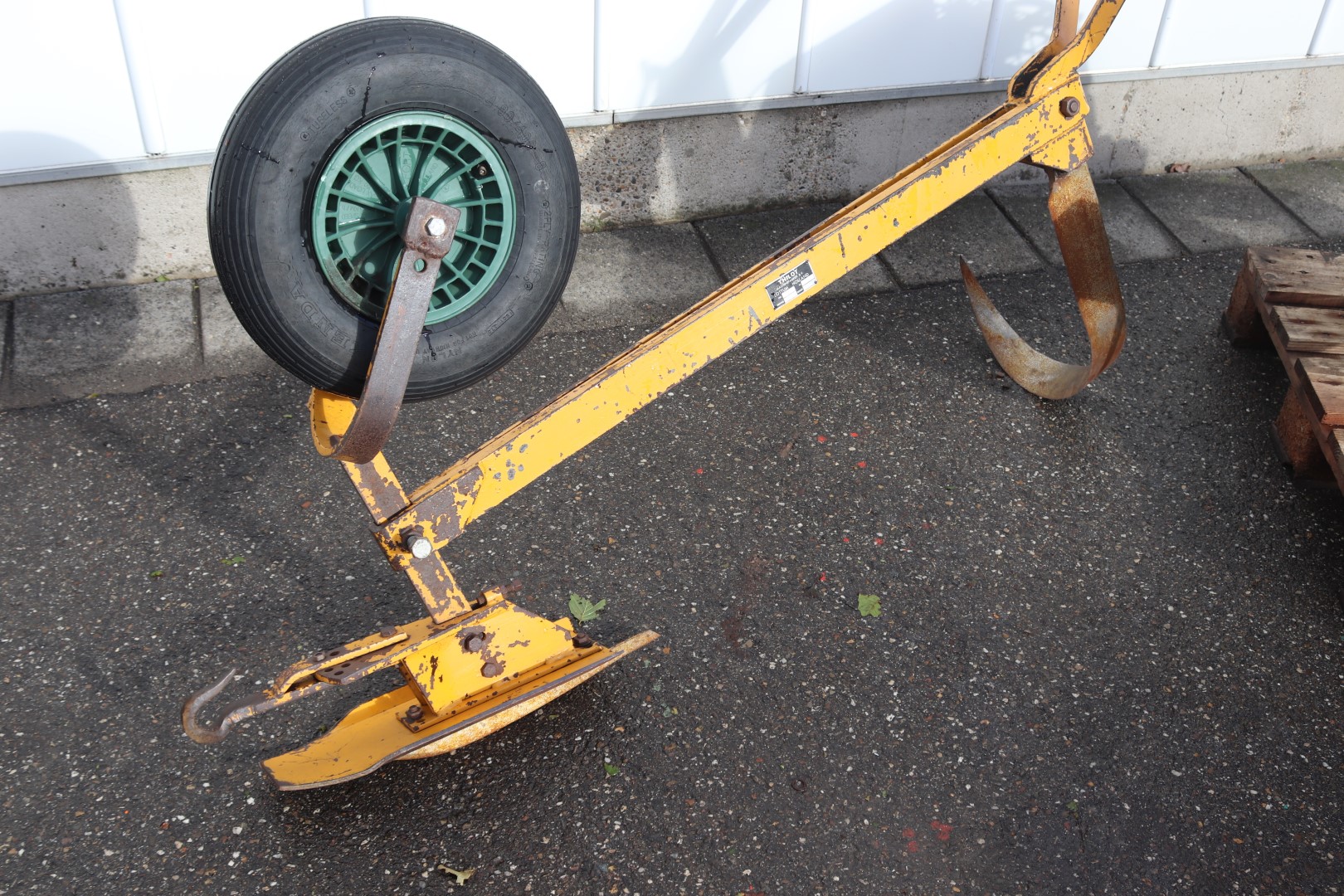 Jacobs hydraulic winch with Thilot under cutter