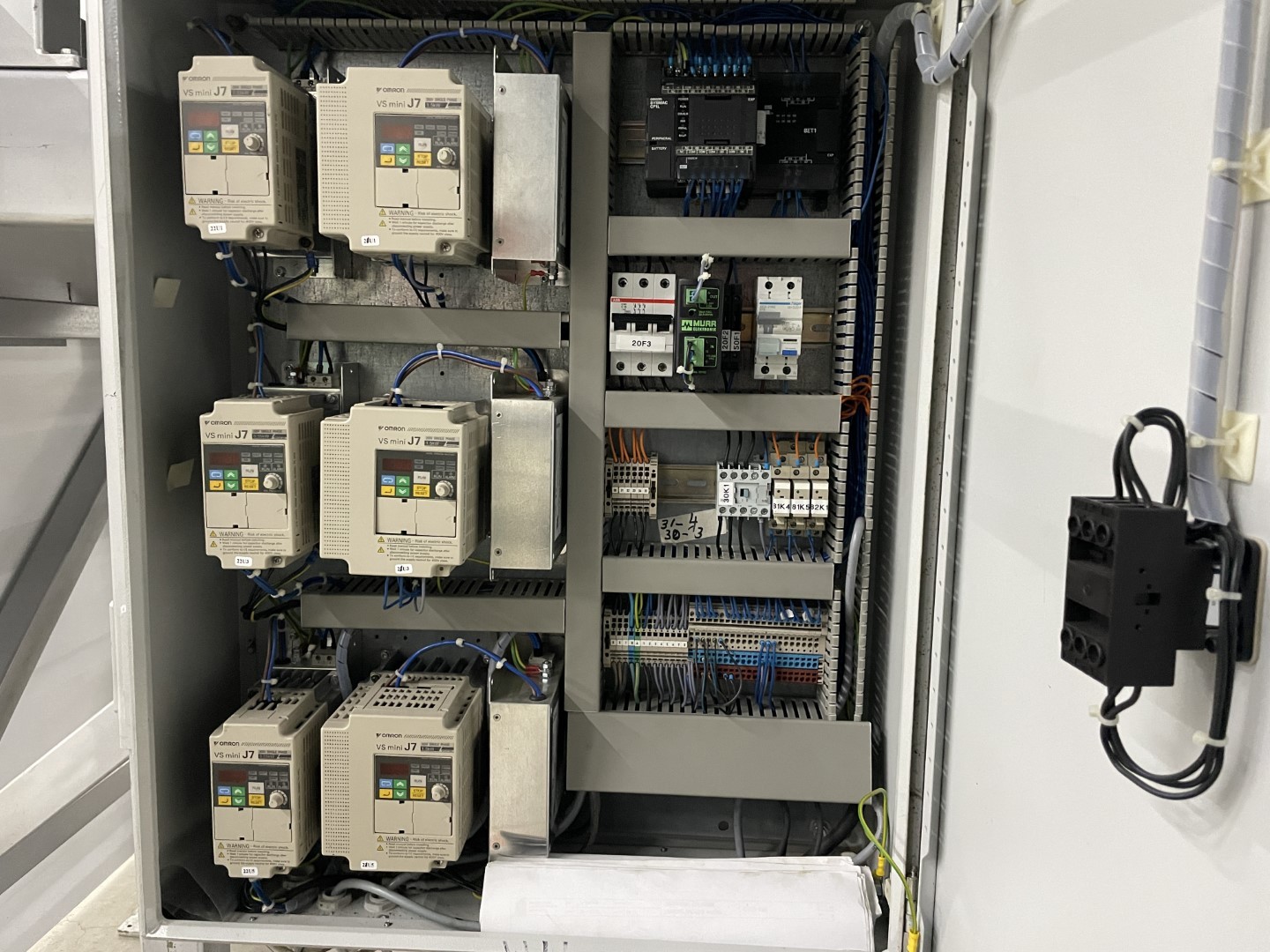 Manter VP16000 Весовой дозатор с 3 подъемниками и дозировочными конвейерами
