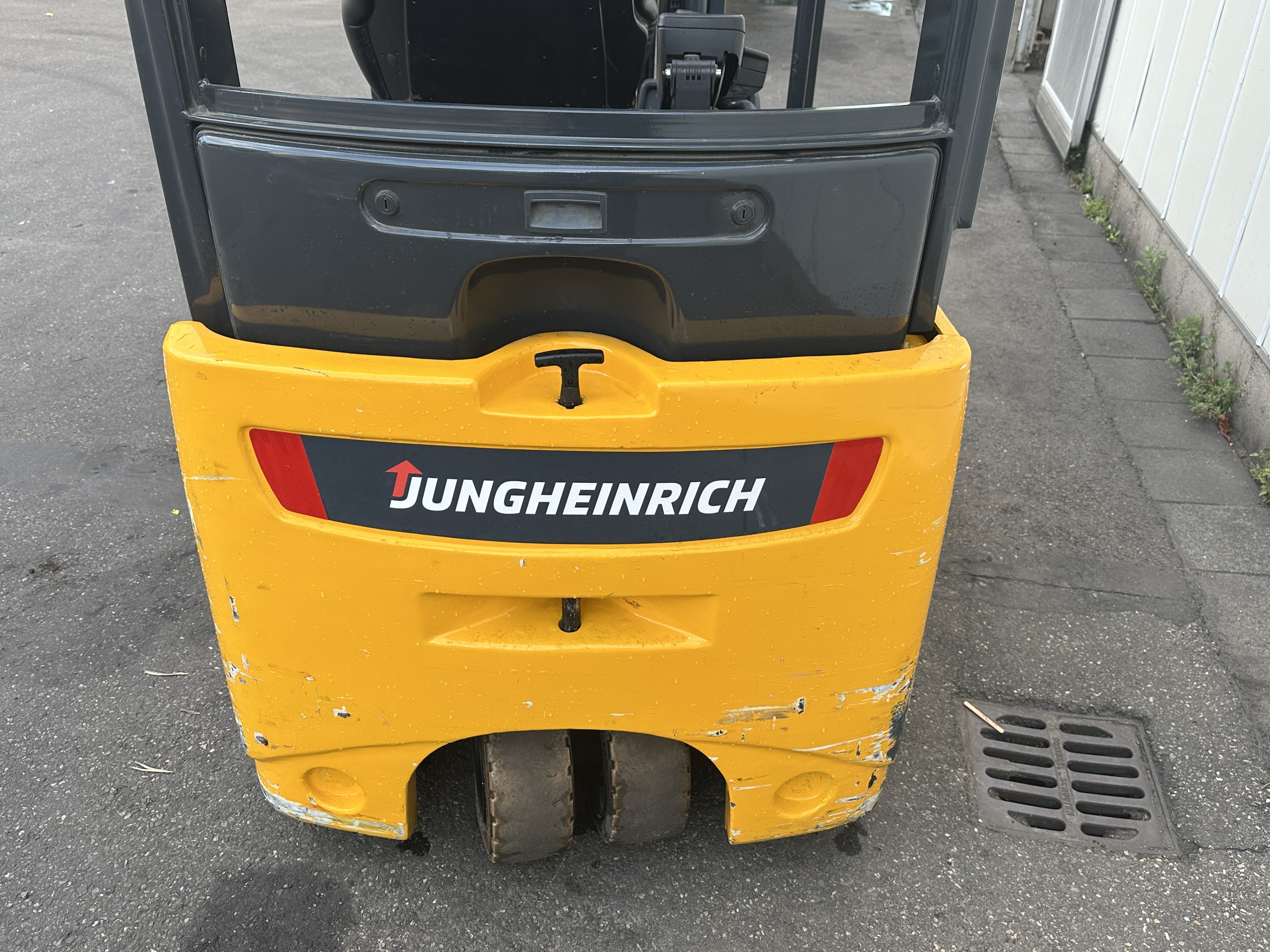 Jungheinrich EFG216K Вилочный погрузчик электрический 1500 кг