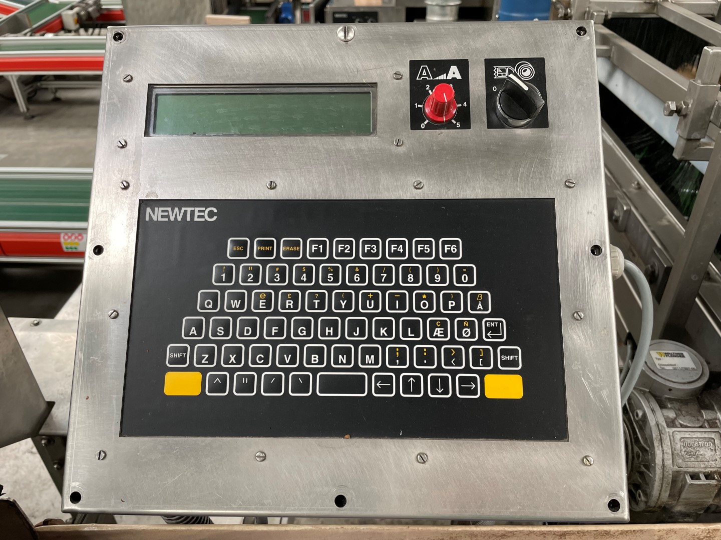 Весовой дозатор Newtec 2014A с упаковщиком PEB 40AE для яблок