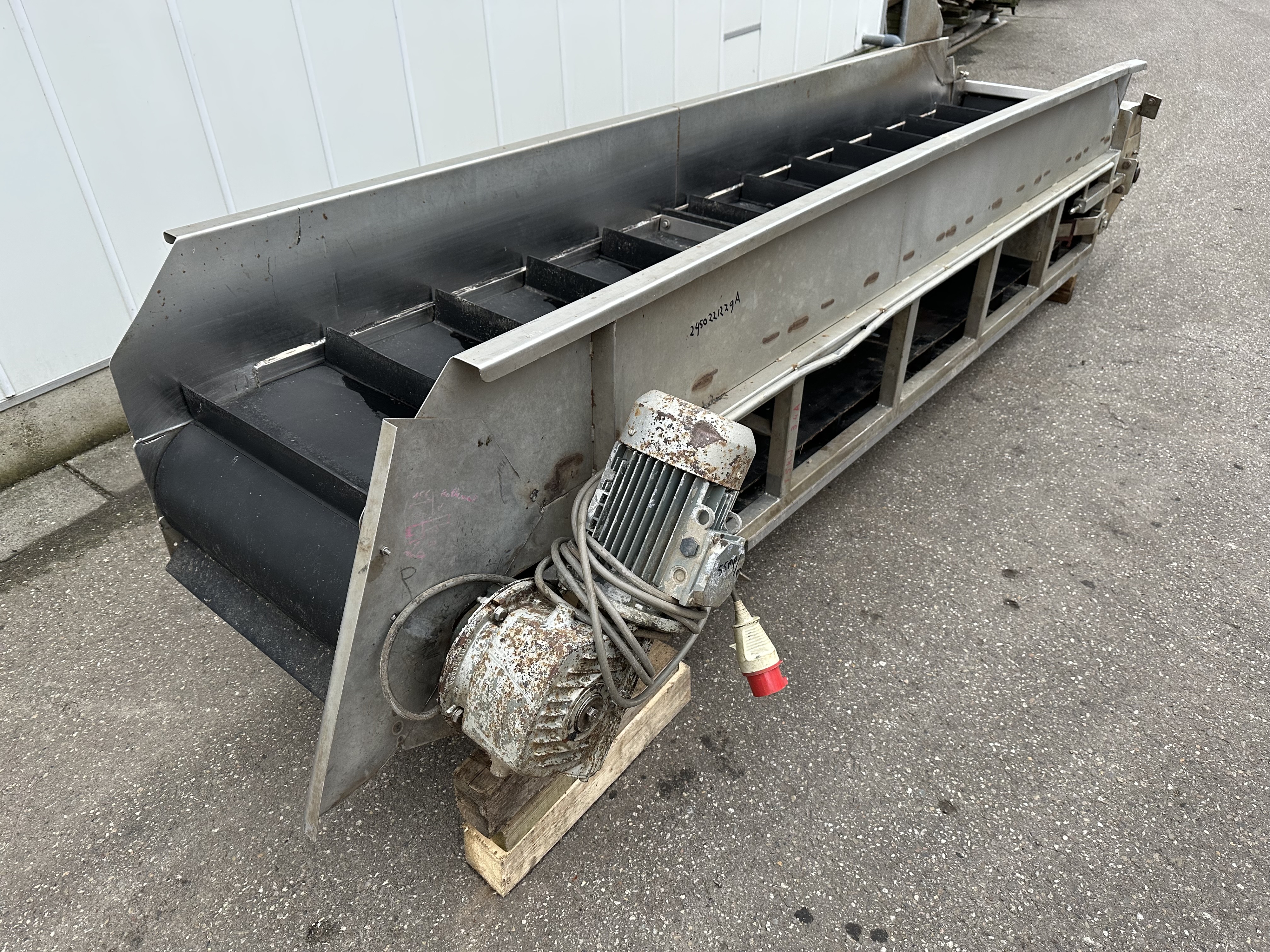 Лифт из нержавеющей стали 330 х 60 см