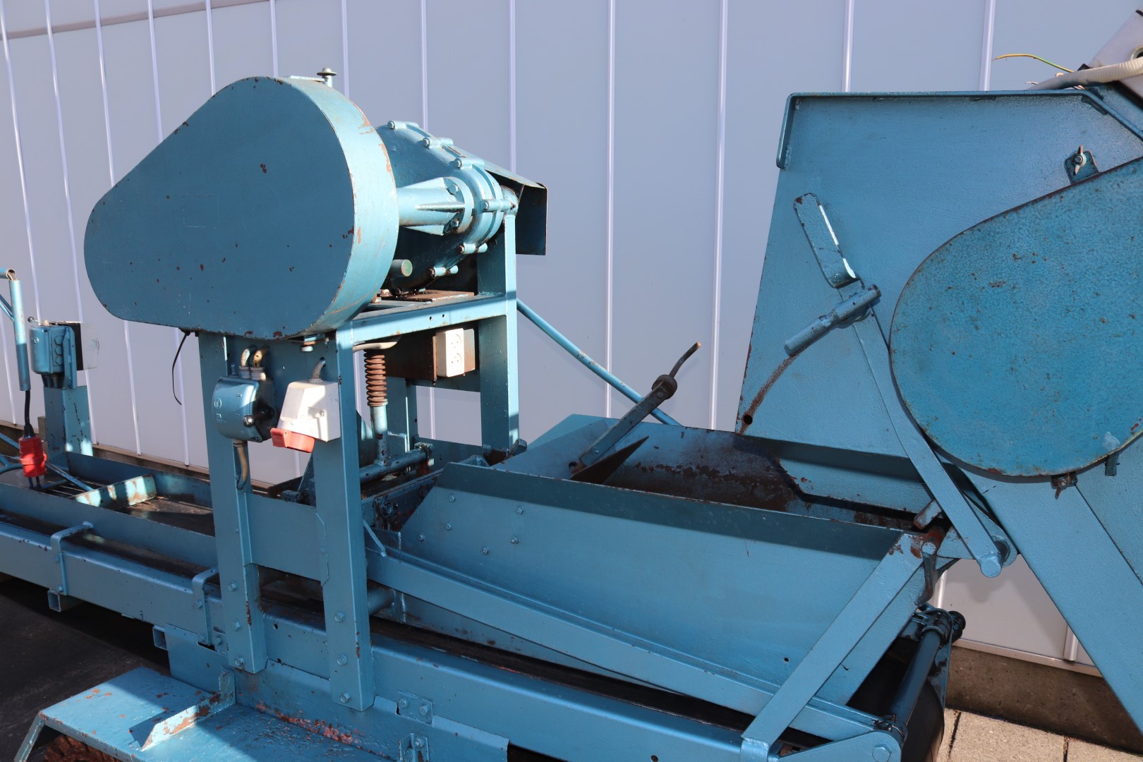 Visser / Dewa selfdriven soilblocking machine