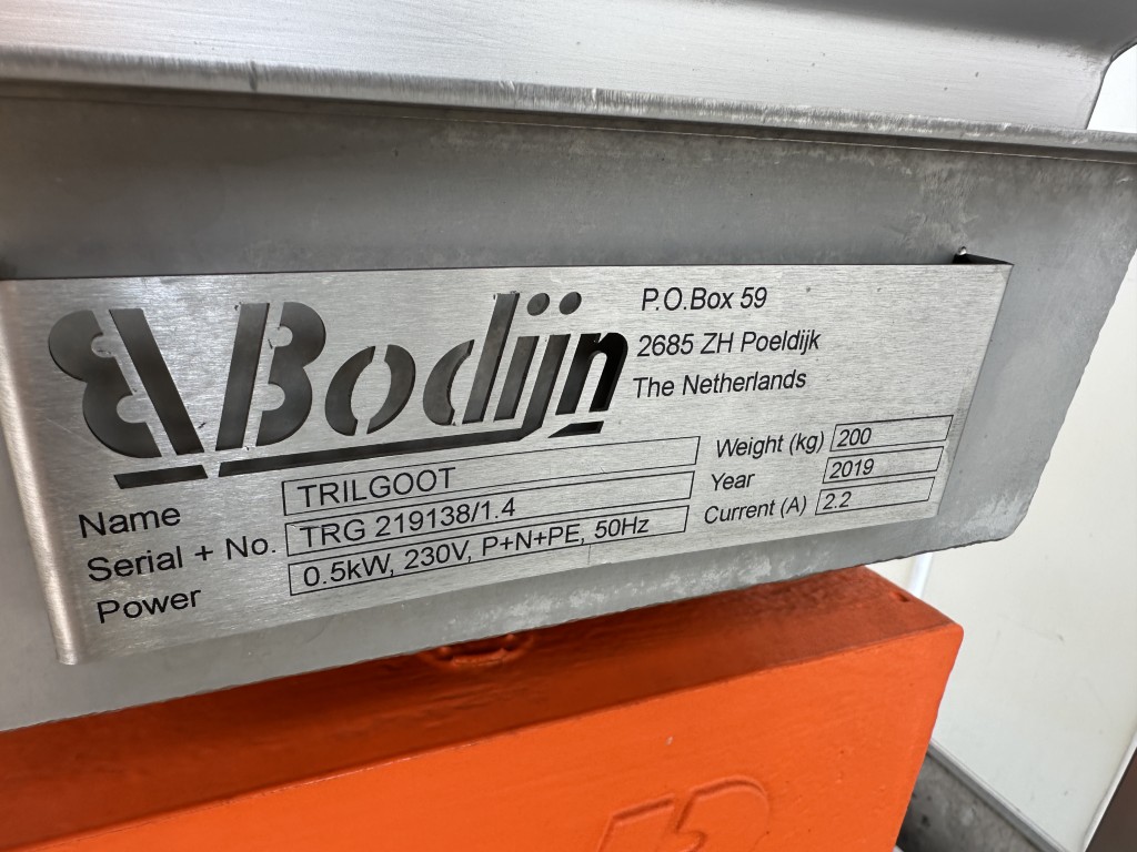 Bodijn TRILGOOT Вибрационный распределительный бункер ширина на выходе 19 см
