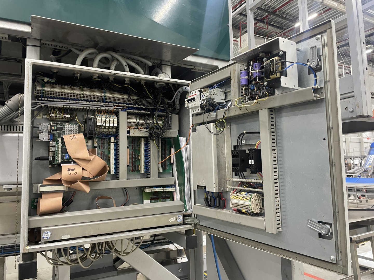 Manter VP16000 Весовой дозатор с 3 подъемниками и дозировочными конвейерами
