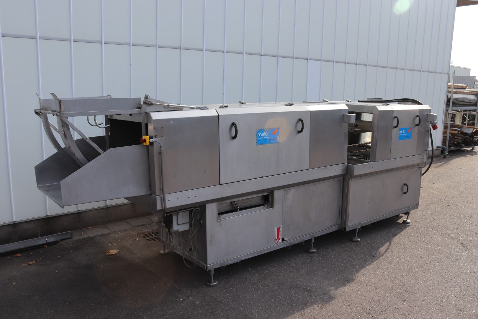 Mafo 230M industrial crate and tray washer with 1,6M dryer