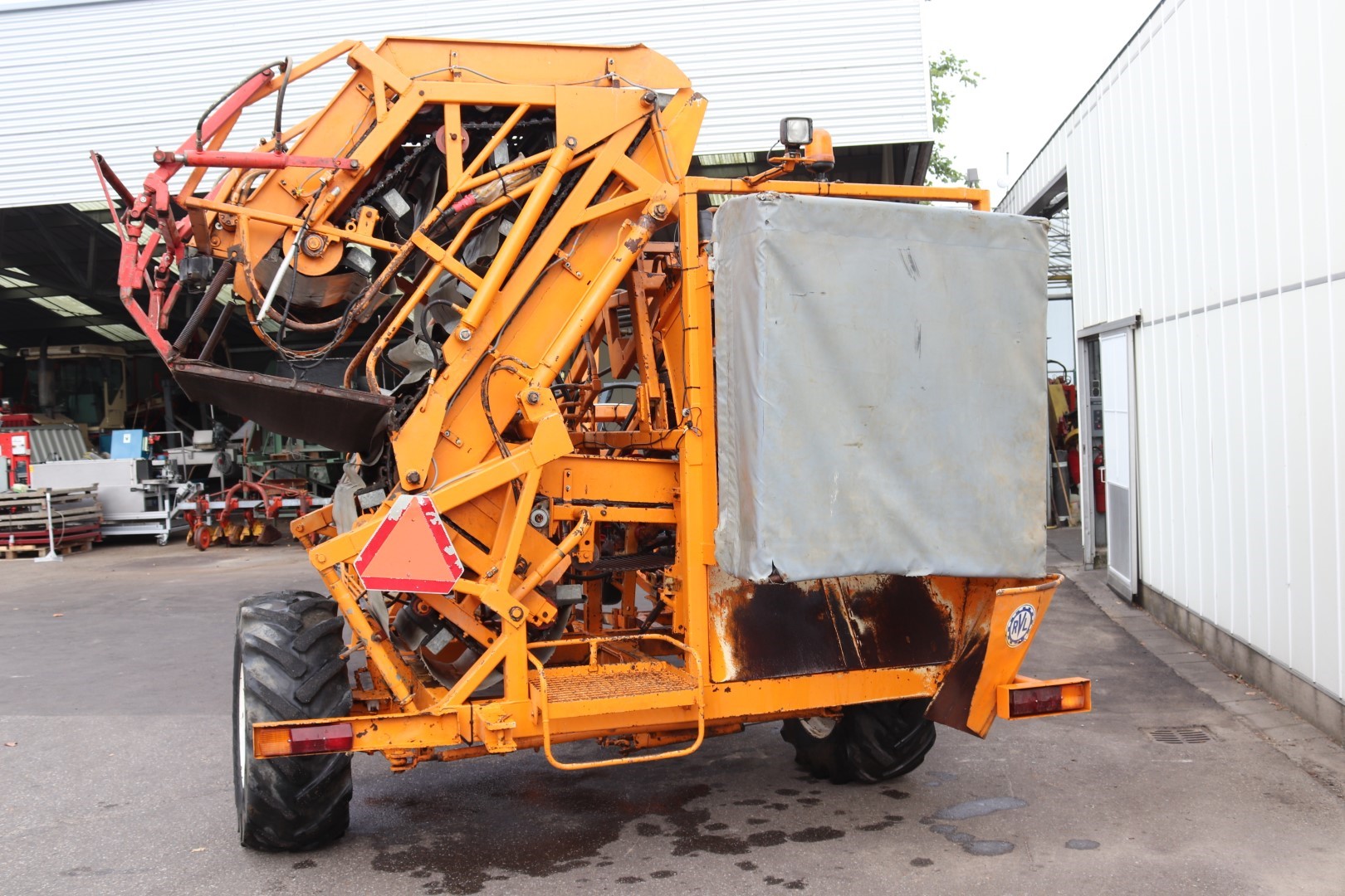 Vecon-RVL carrot harvester 2 rows
