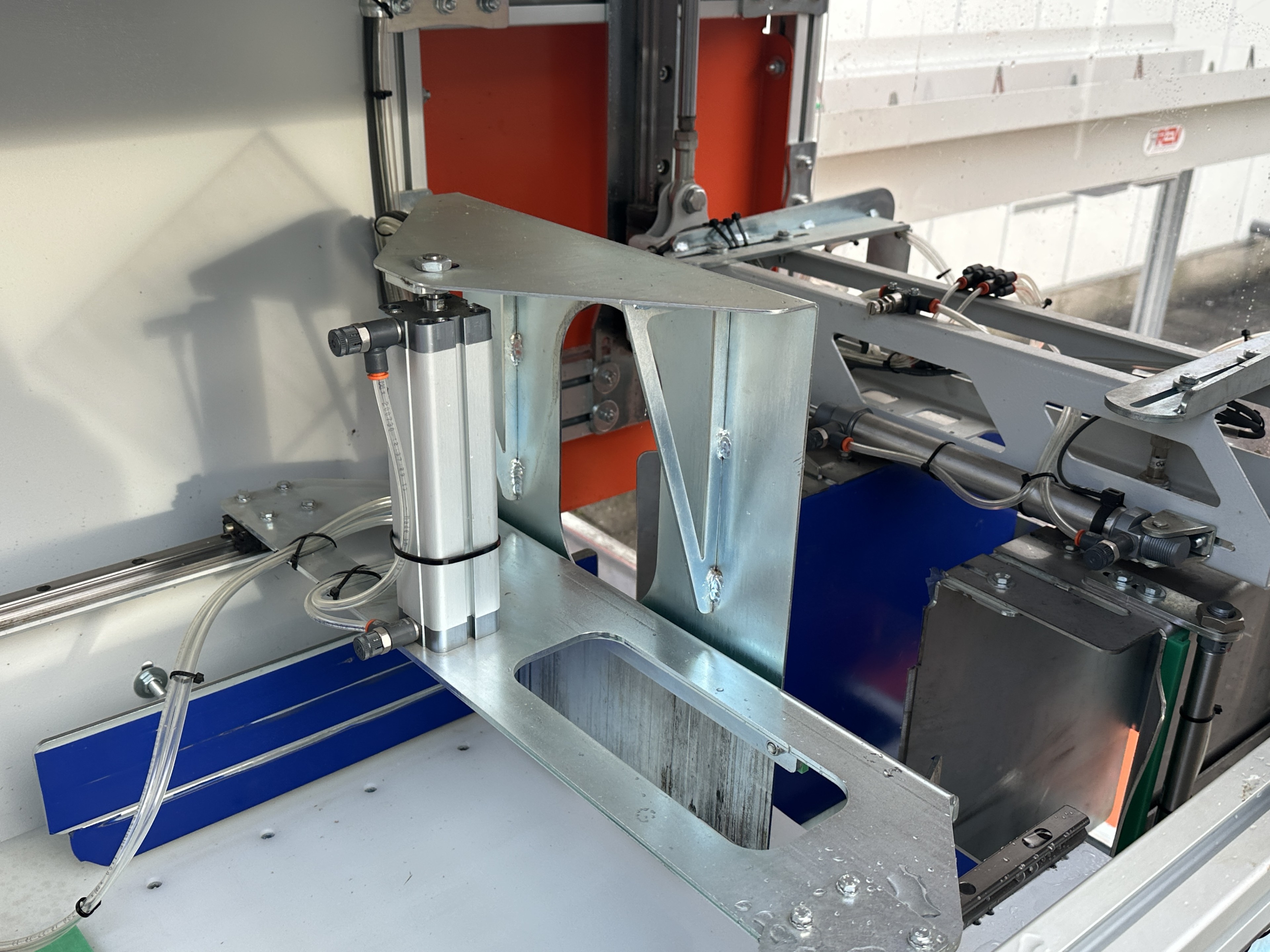 Rev Packaging Solutions Rooster ��������� ������