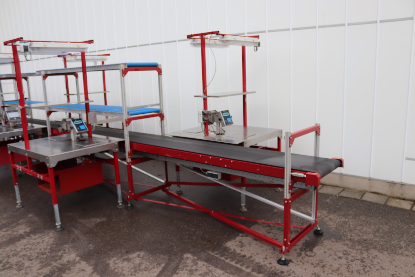 Taks packing line for tomatoes