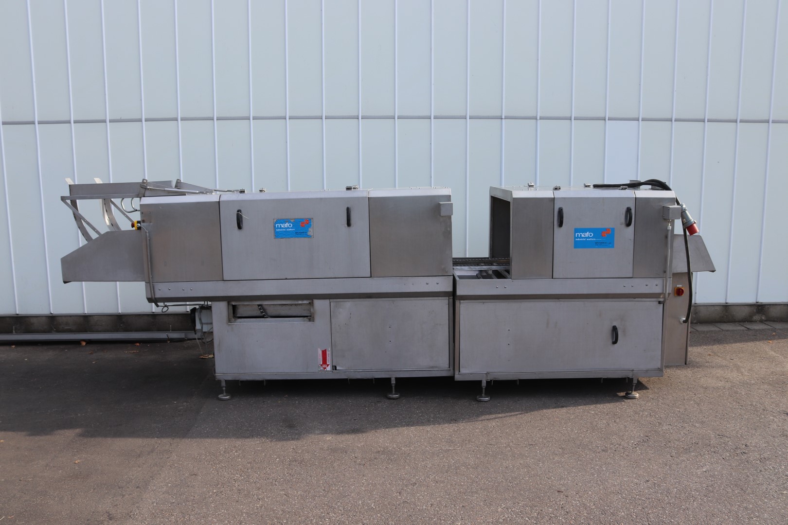 Mafo 230M industrial crate and tray washer with 1,6M dryer