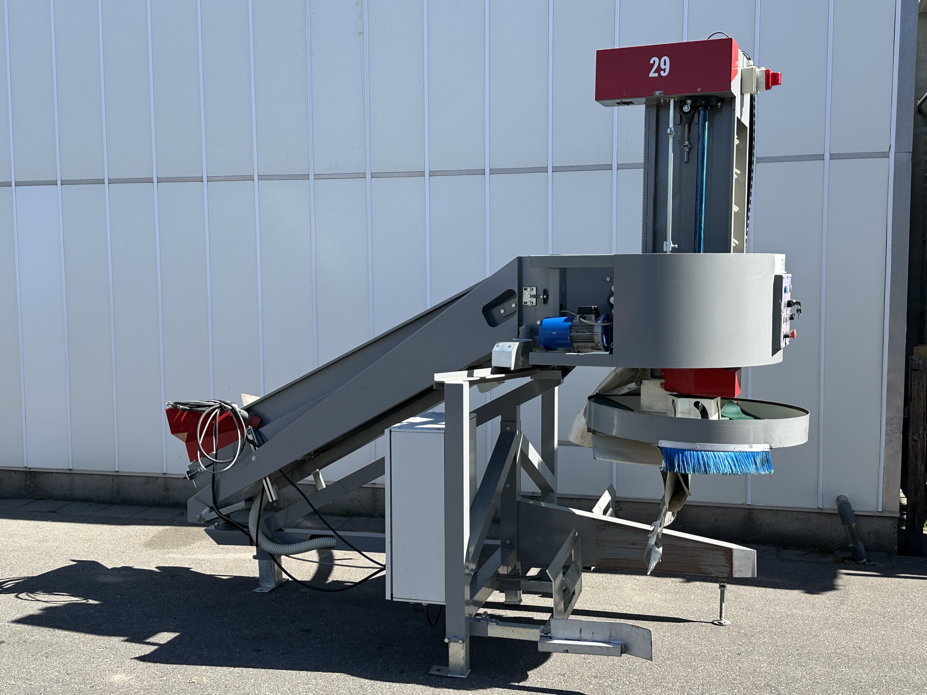 Dry bin filler Наполнитель контейнеров