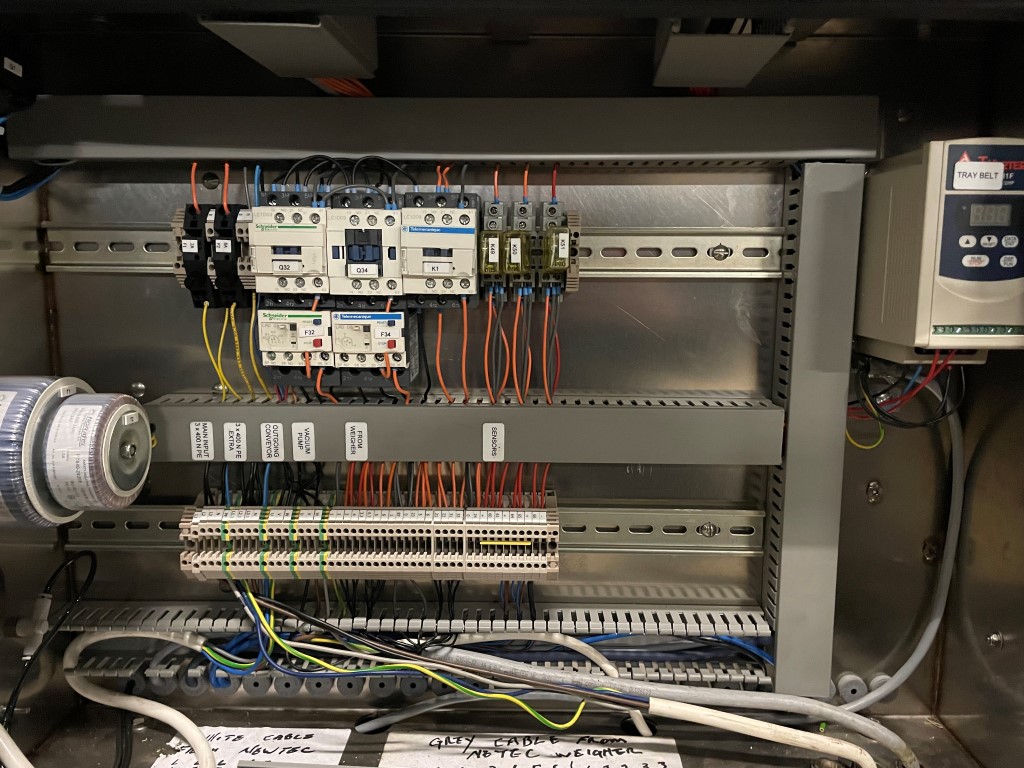 Линия взвешивания и упаковки корзин Newtec и Tong Peal