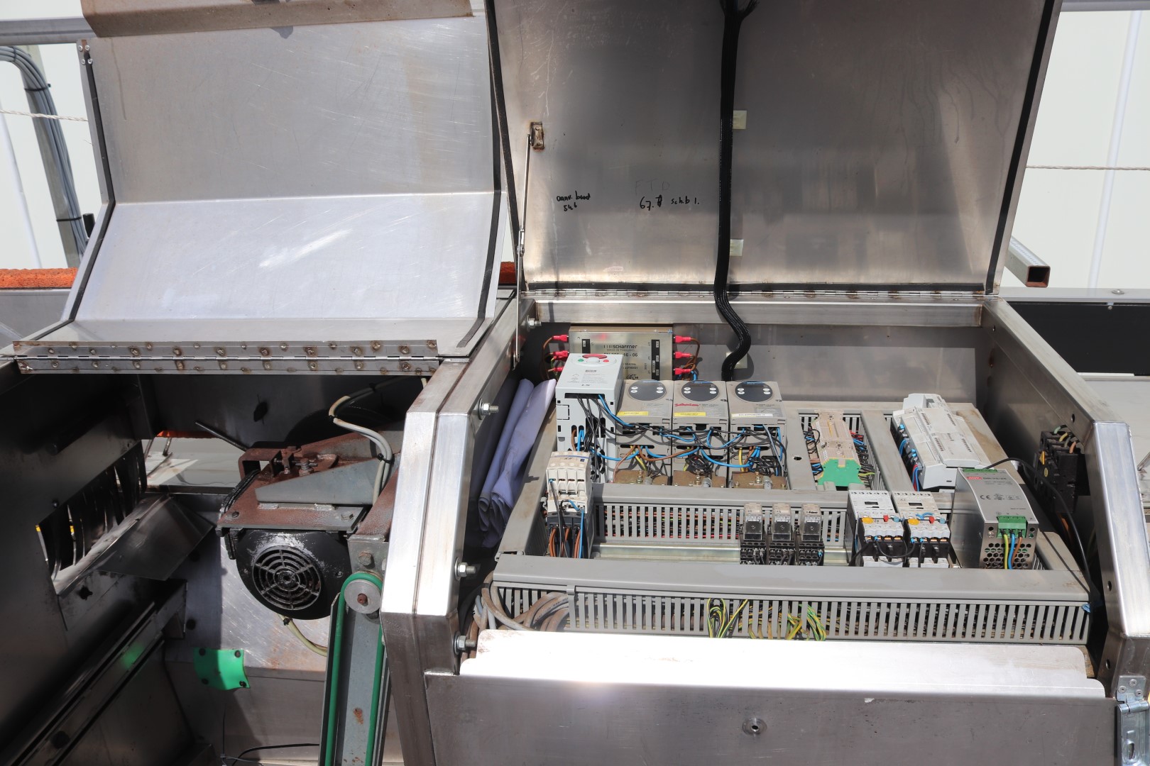 Машина для формирования букетов BTM T4100
