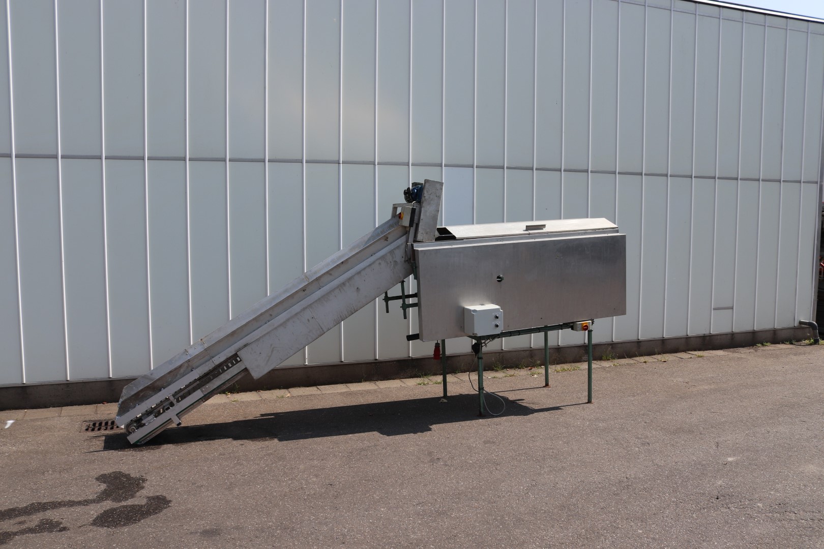 Buitendijk & Slaman (B&S) dryer for tomatoes with aluminium elevator