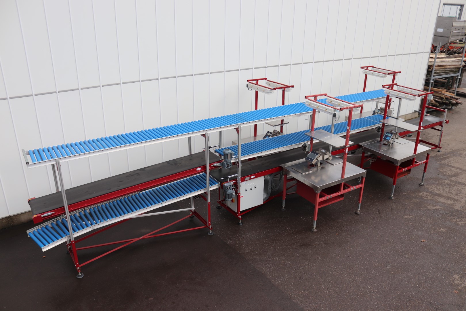 Taks packing line for tomatoes