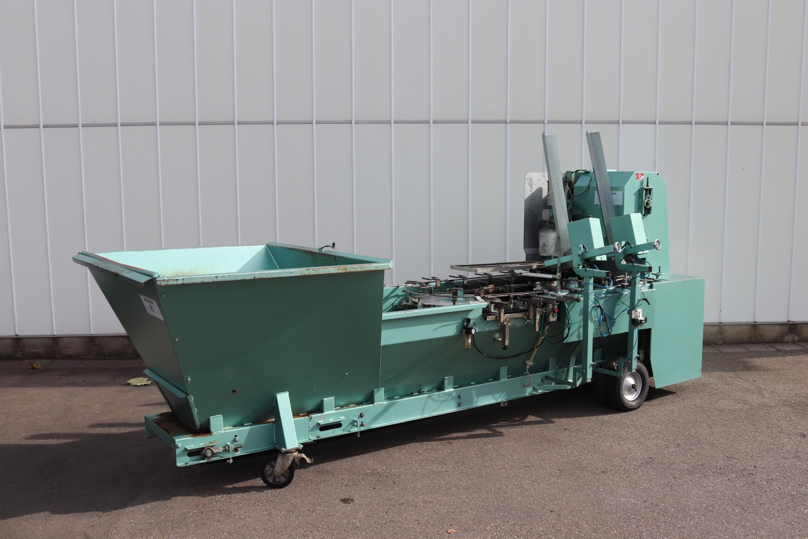 Heto H14 potting machine with potdispenser