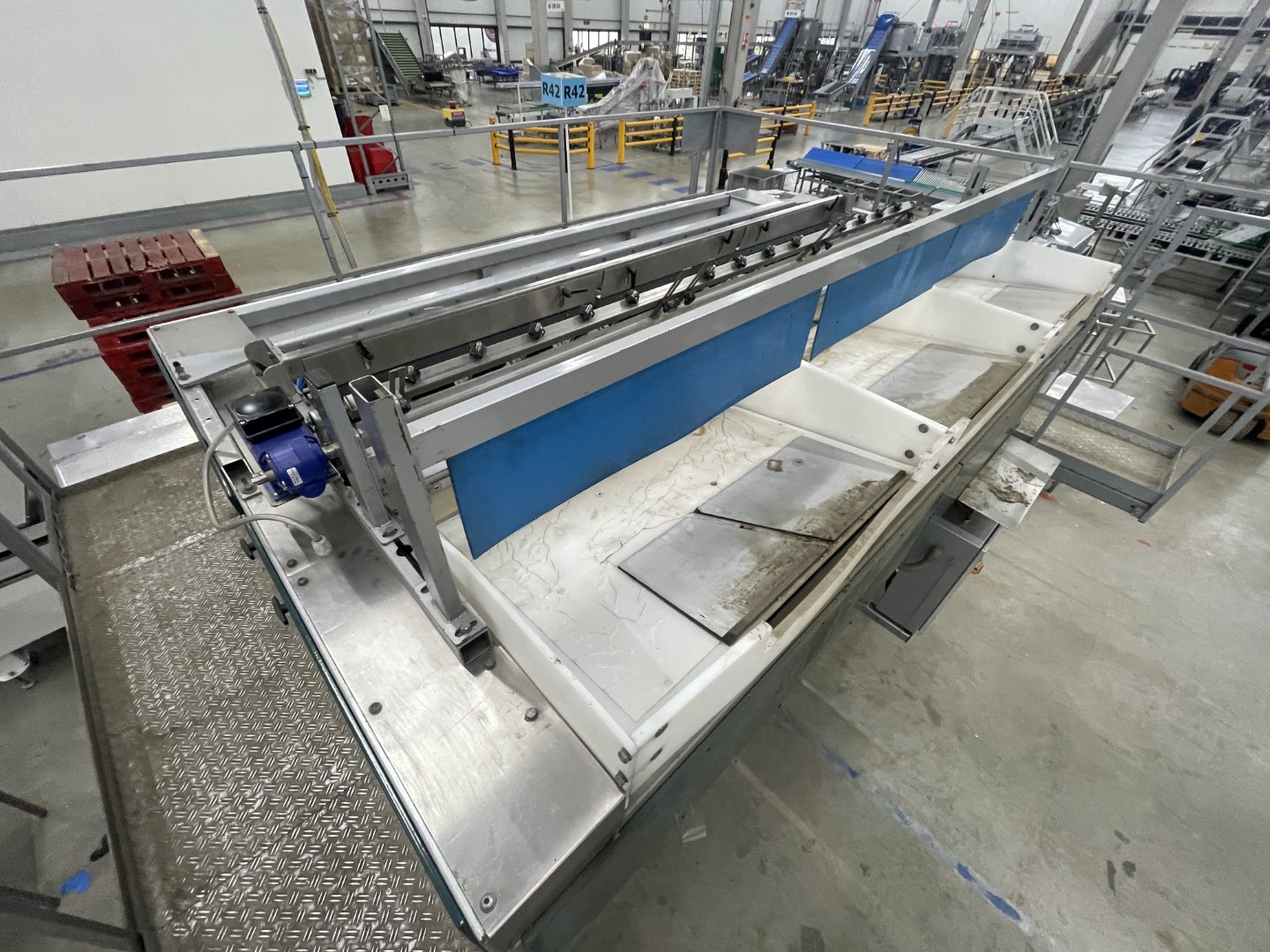 Manter VP16000 Весовой дозатор с 3 подъемниками и дозировочными конвейерами