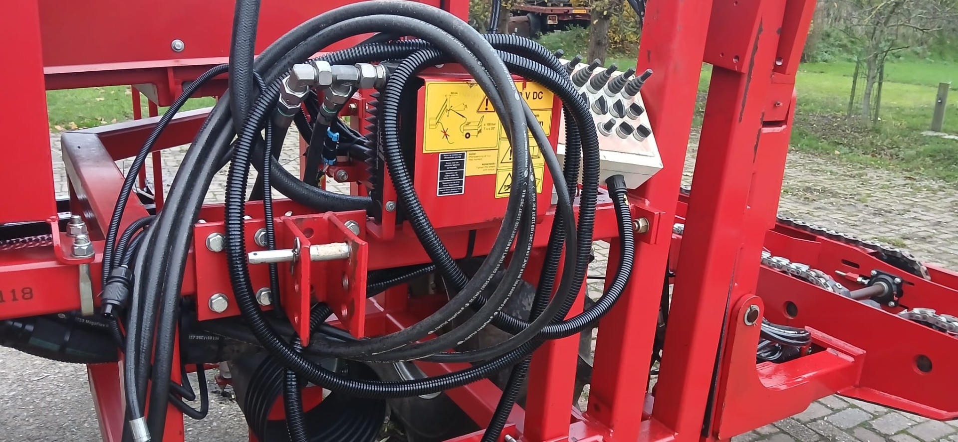 Asa-Lift PO 335-A Однорядный верхний подъемник, комбайн для уборки фенхеля с автоматической подачей рассады в ящики.