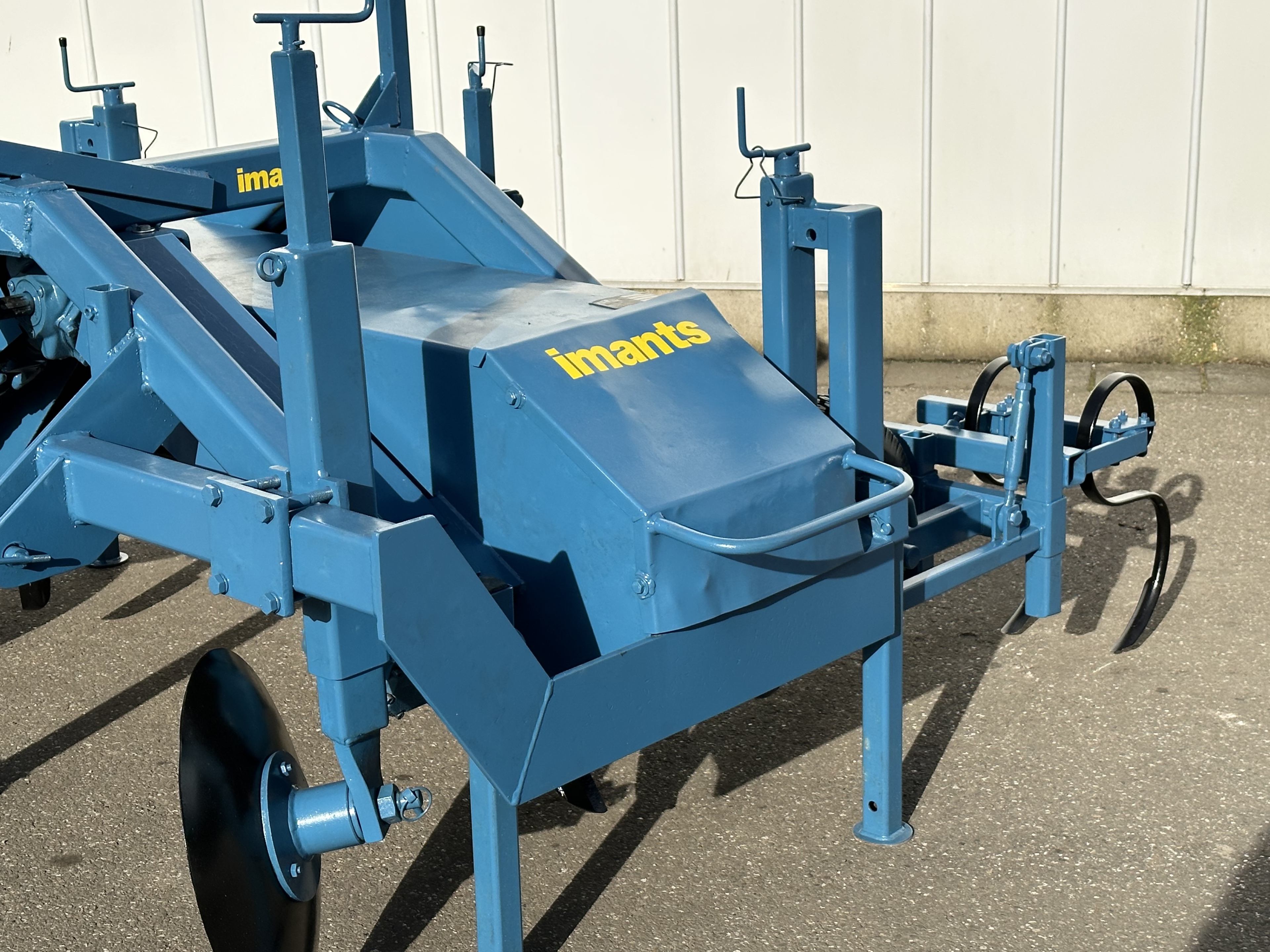Imants IRF-III hillformer for asparagus