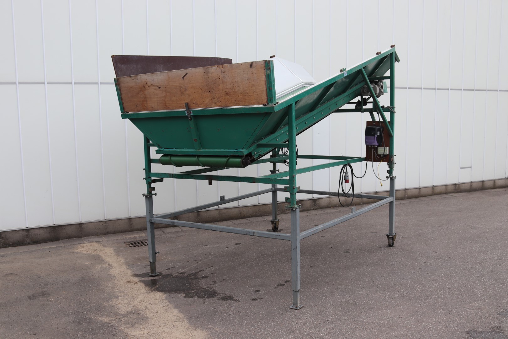 AWB hopper 340 x 100 cm