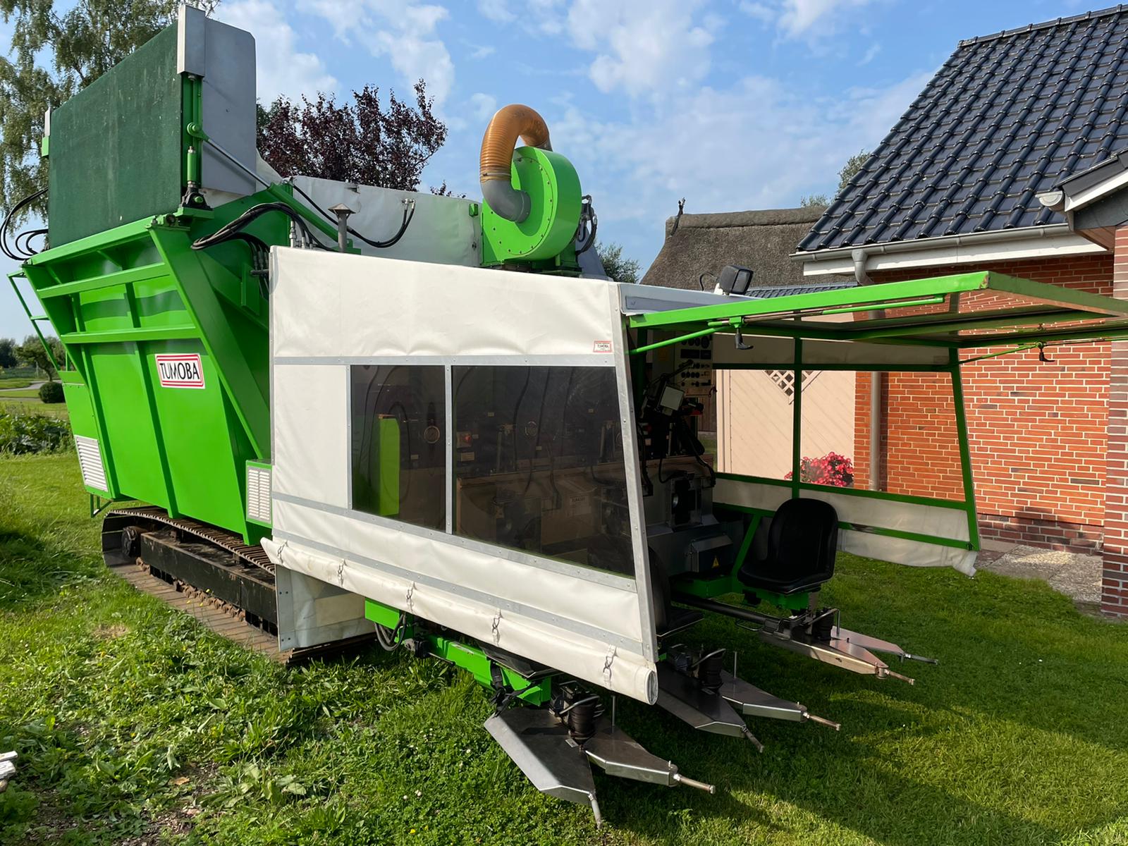 Tumoba SP3 harvester for Brussels sprouts with 3 rows