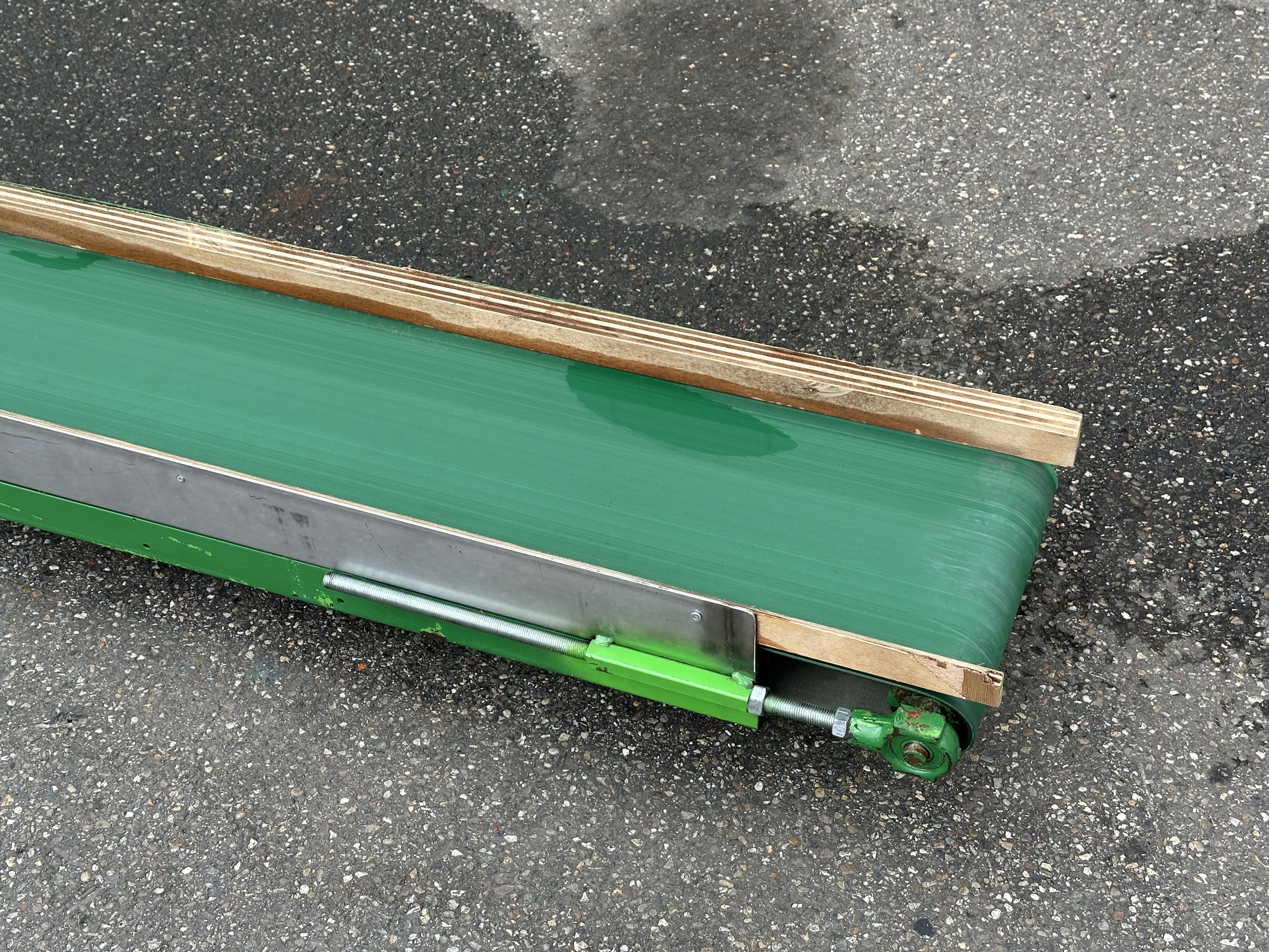 Конвейер 600 x 30 см, фиксированная скорость