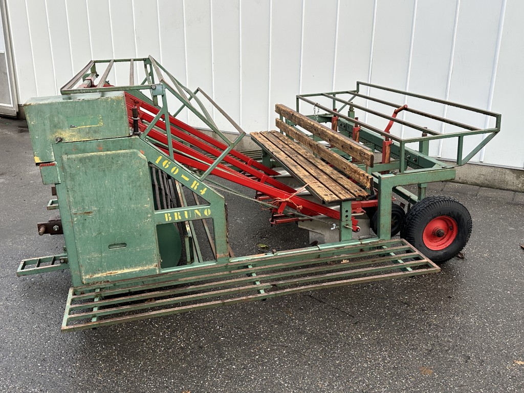 Compact Bruno 160 R4 рассадопосадочная машина для почвенных блоков 4 ряда для салата