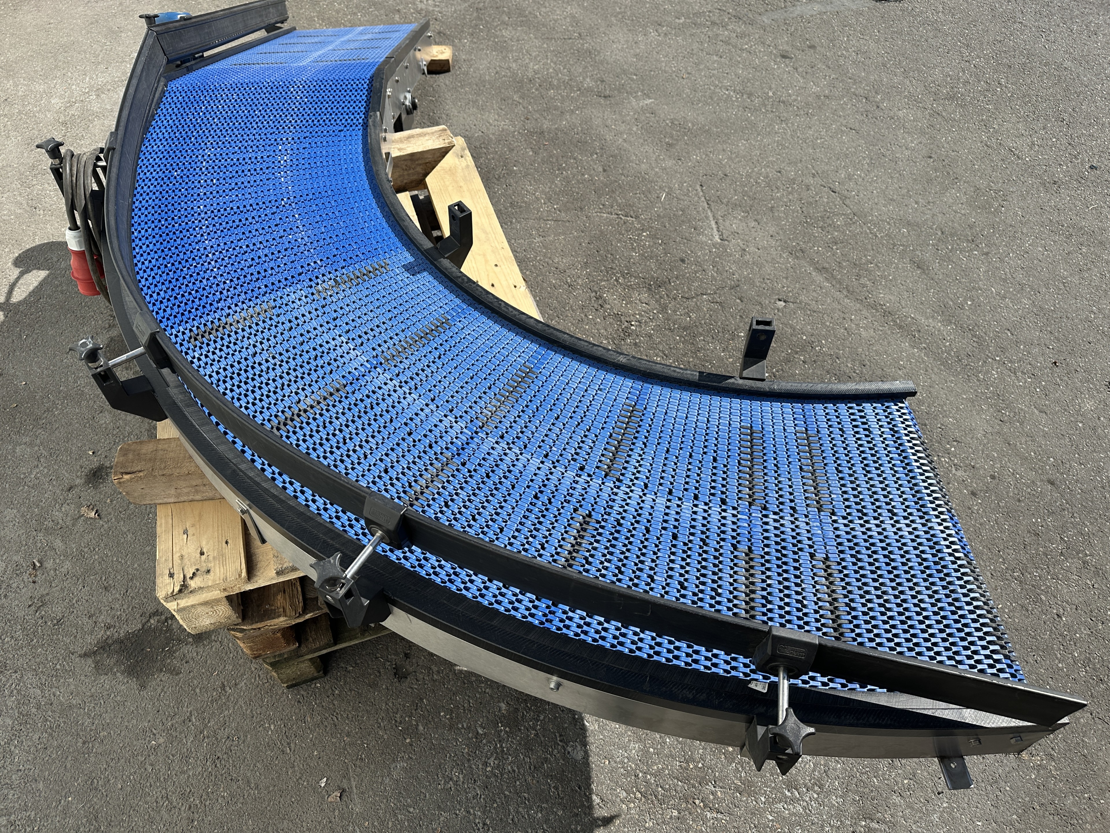 Greymans Paktech Криволинейный конвейер наклон 50 см шириной 90°