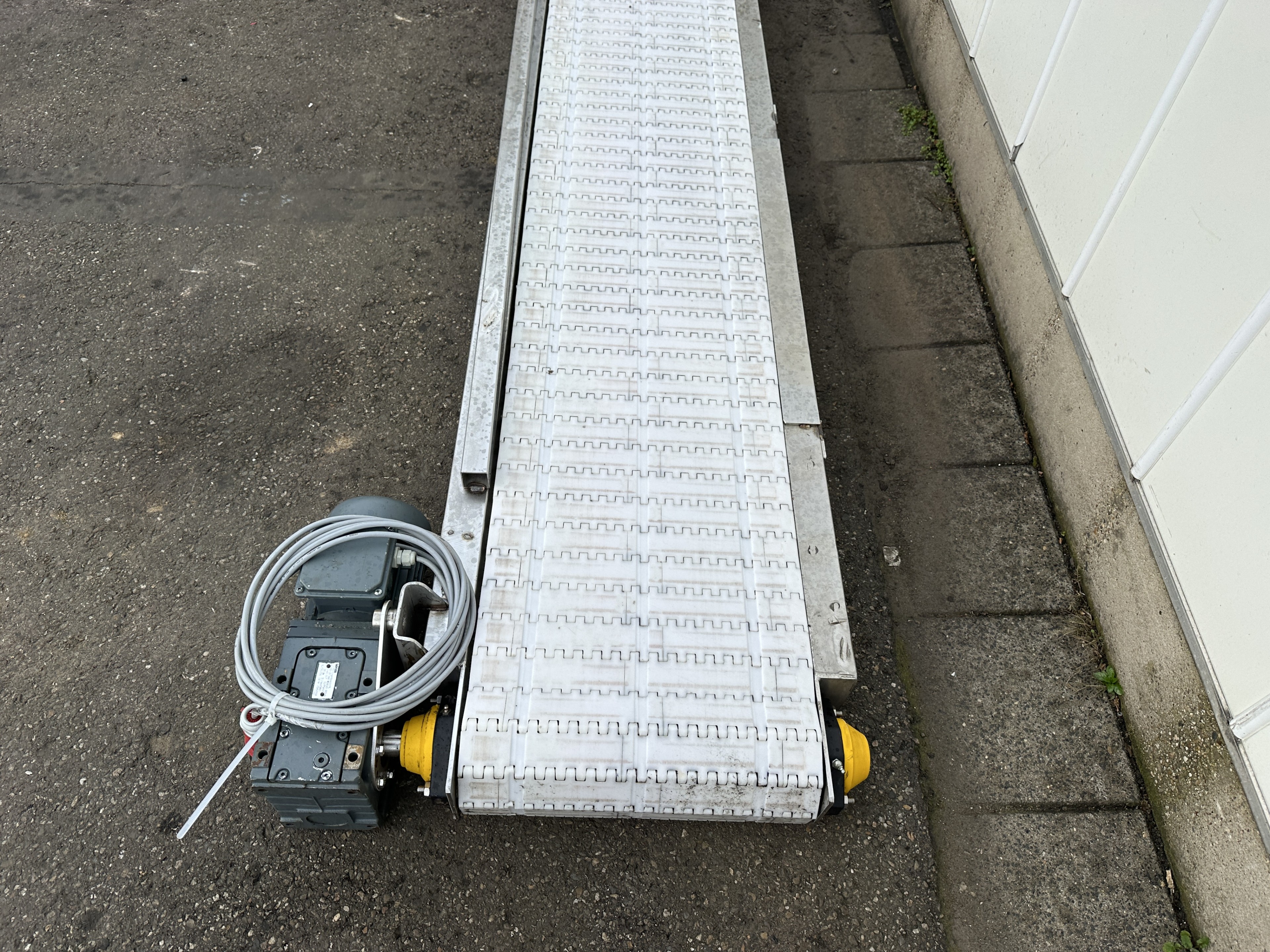 QJ Producties конвейер с модульным ремнем 555 х 45 см.