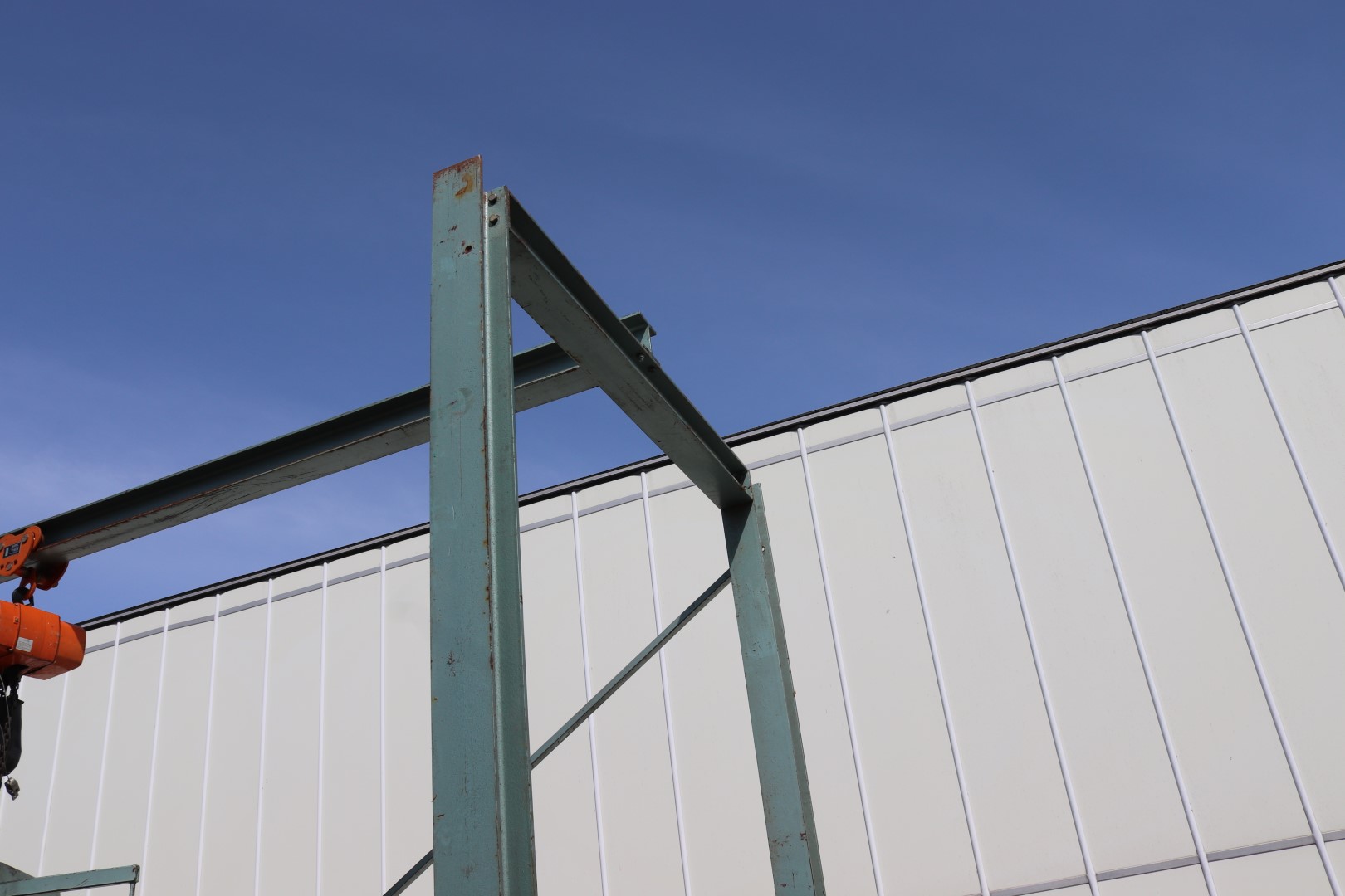 Electrical hoist with frame