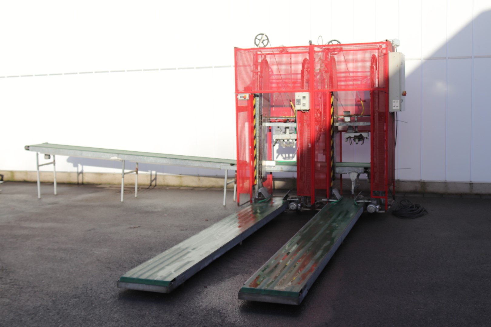 Система наполнения ведра BTM T601 для цветов.