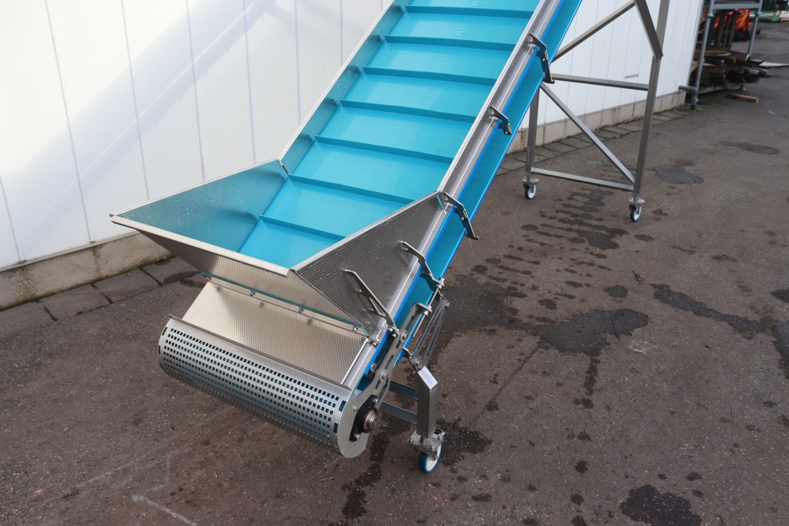 Jasa Stainless steel elevator 440 x 70 cm