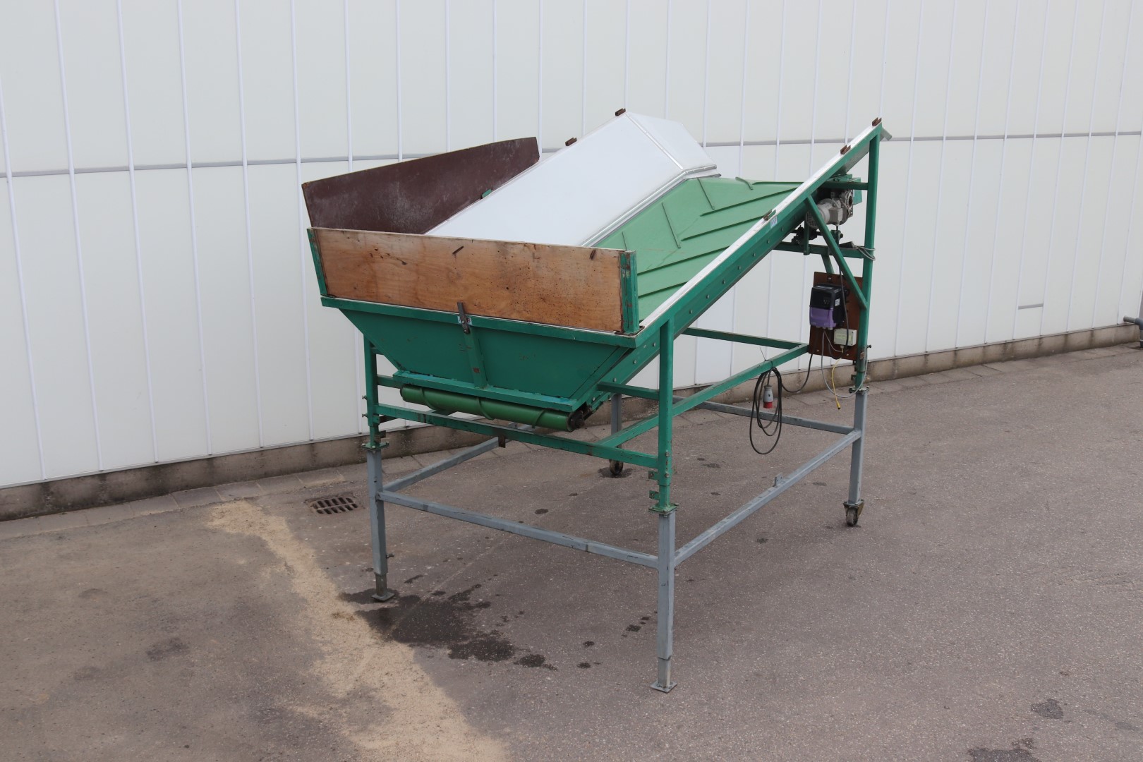 AWB hopper 340 x 100 cm