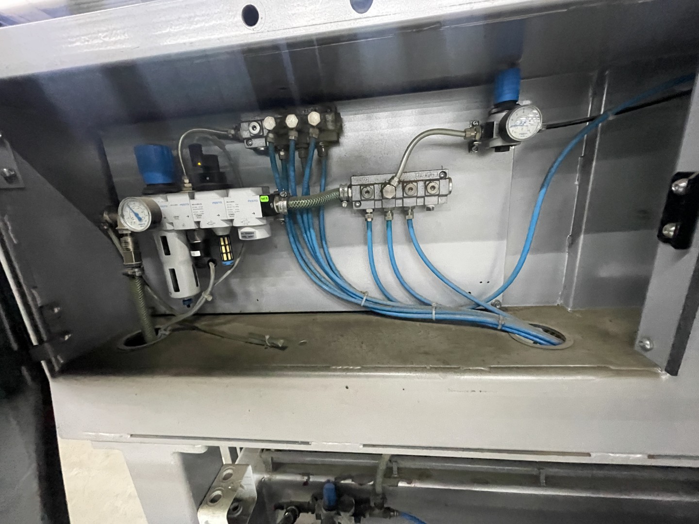 Manter VP16000 Весовой дозатор с 3 подъемниками и дозировочными конвейерами