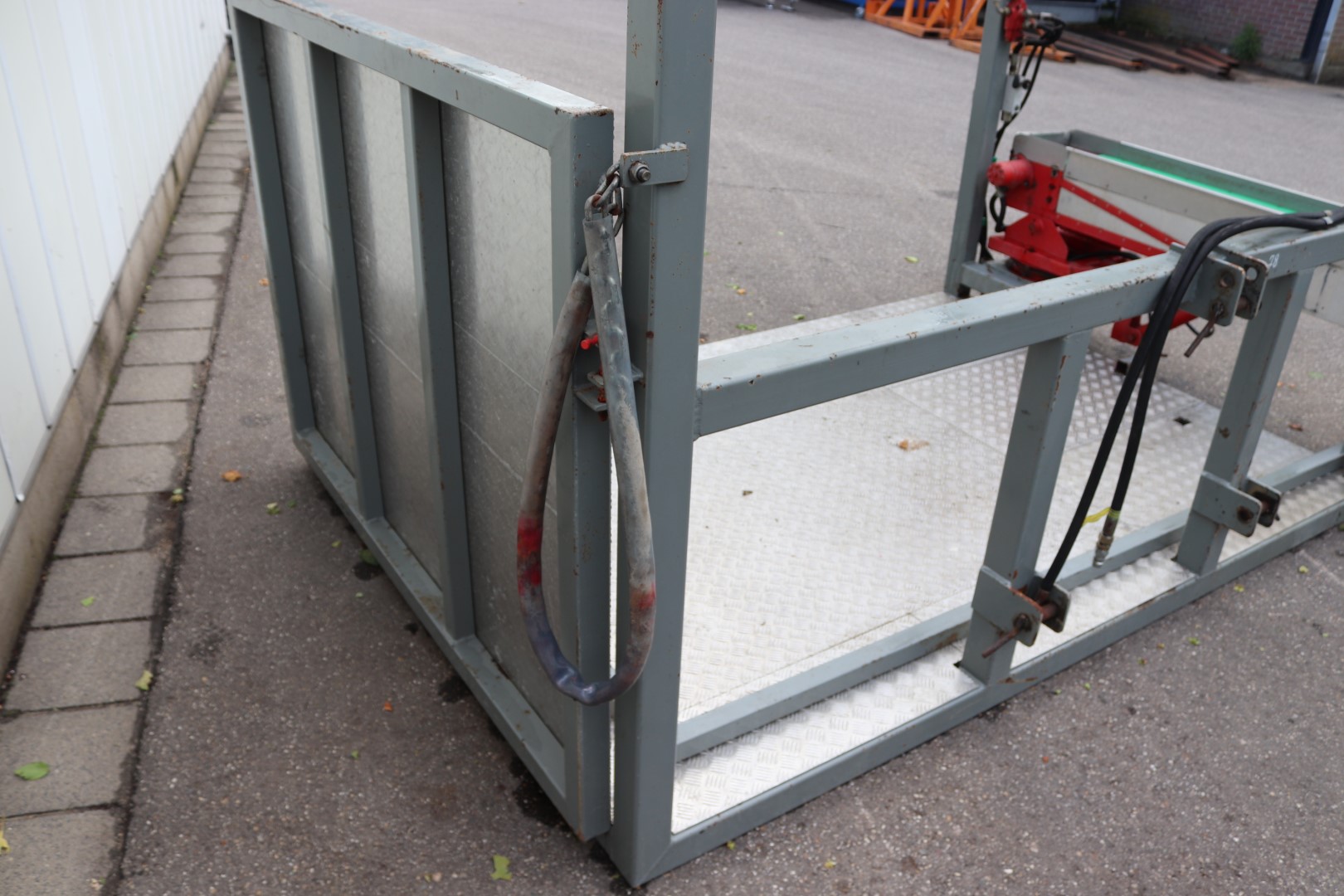 VanHoucke aluminium harvesting conveyor with platform