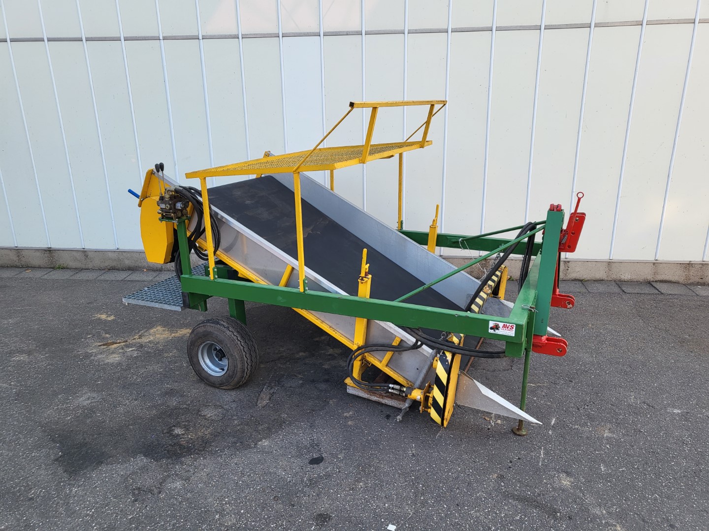 Трехточечный комбайн AVS Agri для уборки различных видов листовых овощей