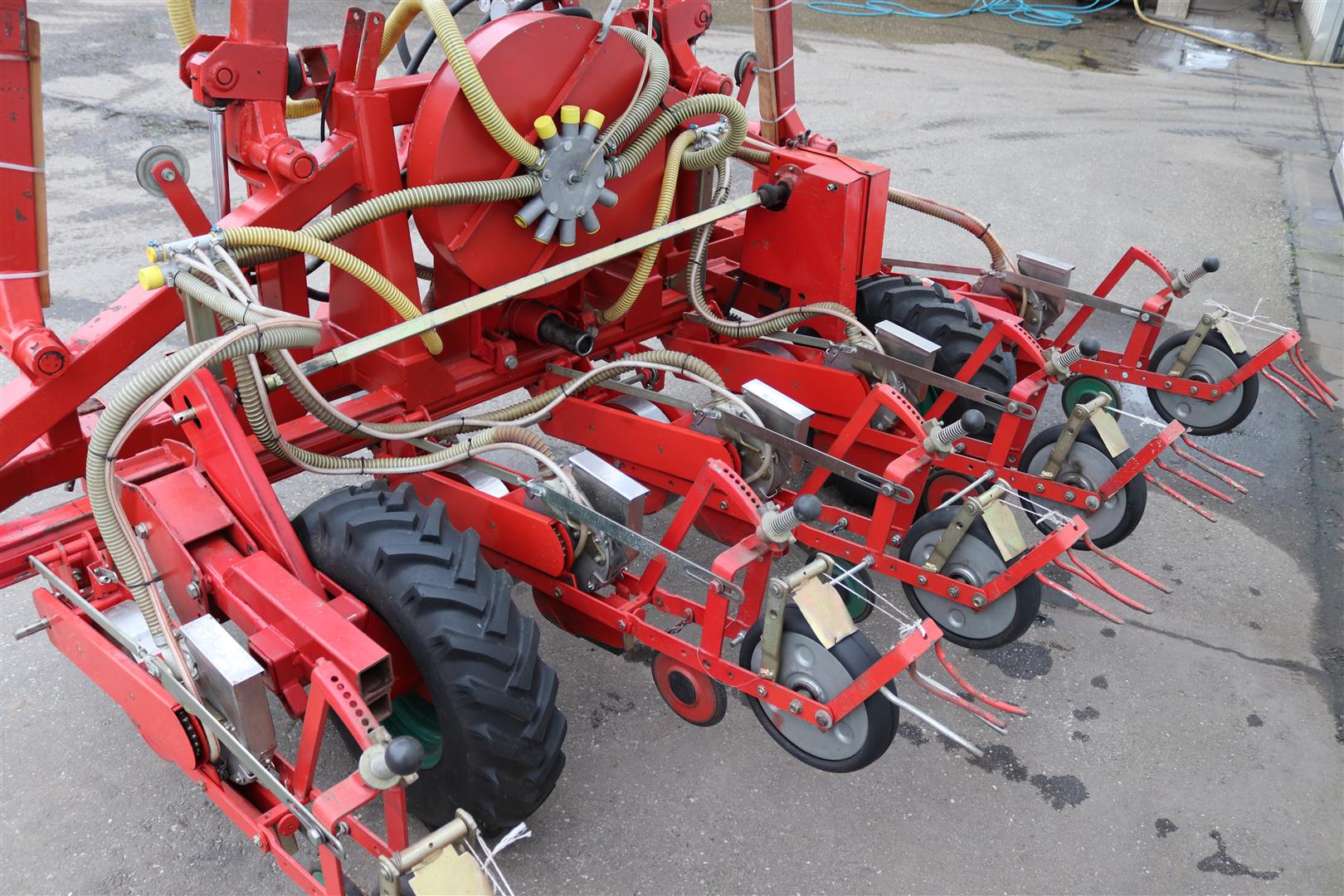 Kverneland miniair super Пневматическая сеялка